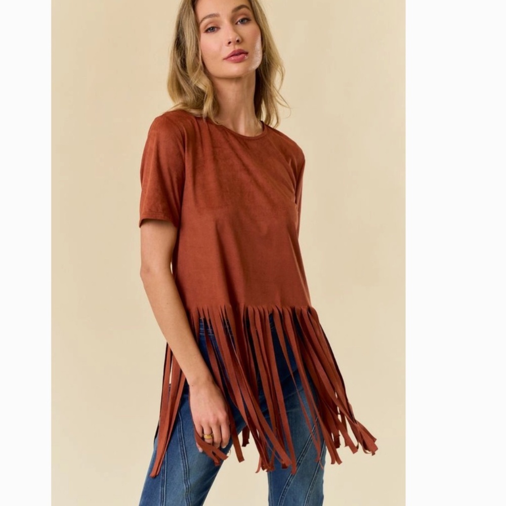 🍀 Saints N Hearts “ Tucson “ Saints N Hearts Faux Suede Top with Fringe 89 - Picture 6 of 7